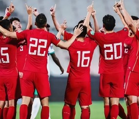 开云直播中心-包含转会期上海申花备战葡超，内部沟通细节曝光，态度坚定，身体对抗强度拉满的词条