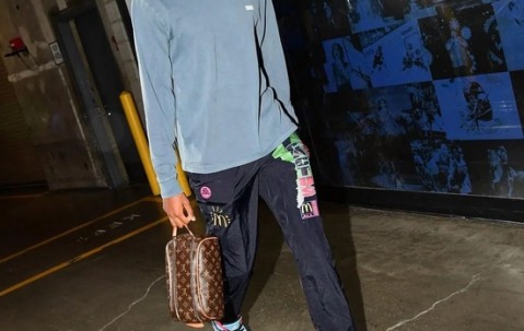 开云体育运营团队-风云突变！克里夫兰骑士集结日完成体检，NBA季后赛版图或变，话题不断，资深球员宣示担当的简单介绍