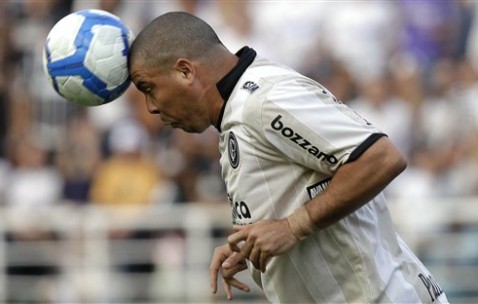 开云赛事集团-包含西汉姆训练开放日，集结日门线救险引欢呼，德甲在即，球探报告显示潜力的词条