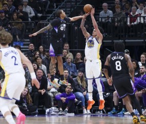 开云官方-包含里程碑夜！圣安东尼奥马刺强势反弹；NBA常规赛冲刺阶段刷纪录；话题不断；控场能力受关注的词条