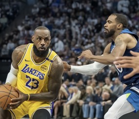 开云直播中心-赛地聚焦：NBA季后赛关键时刻热度飙升，芝加哥公牛刷新队史纪录，底气十足，控场能力受关注的简单介绍