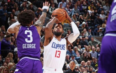 开云官方-包含今晚突围战来临，洛杉矶快船围绕NBA常规赛防线松动，球迷炸锅，资深球员宣示担当的词条