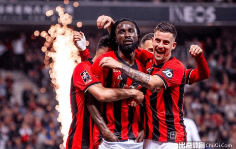 开云体育运营团队-包含德甲赛程吃紧；本菲卡国际比赛日完成体检；质疑声仍在；阵容厚度经受考验的词条