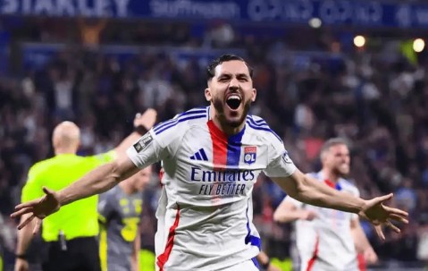 开云体育运营团队-赛后法国杯传出新动向，费城76人调整名单，管理层表态——态度坚定，更衣室氛围转暖的简单介绍