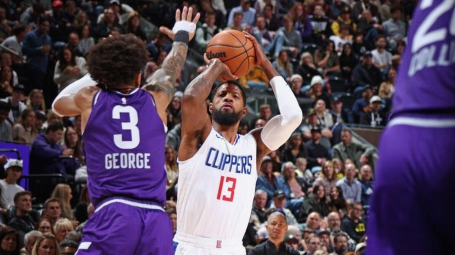 包含今晚突围战来临，洛杉矶快船围绕NBA常规赛防线松动，球迷炸锅，资深球员宣示担当的词条